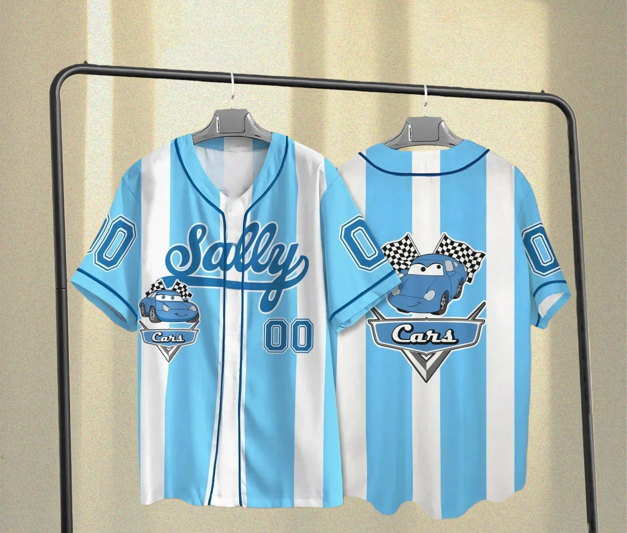 

Новая бейсбольная куртка Disney Cars McQueen Collaboration включает крутой и спортивный стиль с модным трансграничным дизайном.