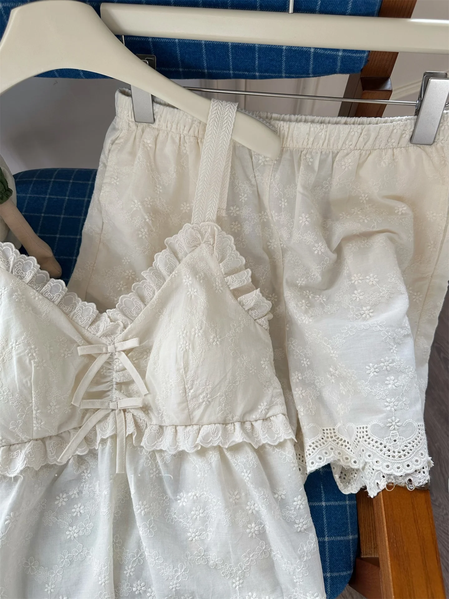 set-pigiama-in-puro-cotone-con-imbottitura-sul-petto-abbigliamento-da-casa-da-donna-pantaloni-corti-con-scollo-a-v-e-cinturino-regolabile-adatti-per-l'uso-all'aperto