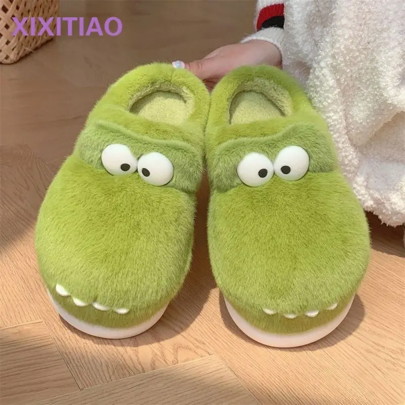 2024 male's footwear in winter Fashion man slippers green crocodile flat mules designer animal mens slippers home furry shoes