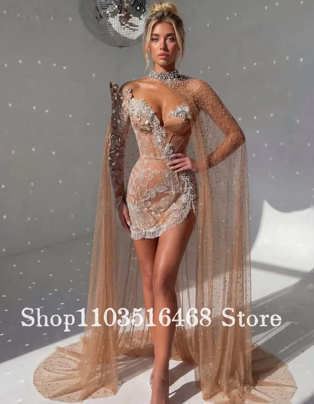 Maßgeschneidertes Champagnerfarbenes Elegantes Kurzes Cocktailkleid Luxuriöses Edelsteinbesetztes Einschultriges Fransen-Perlen-Abendkleid Homecoming-Abendkleid