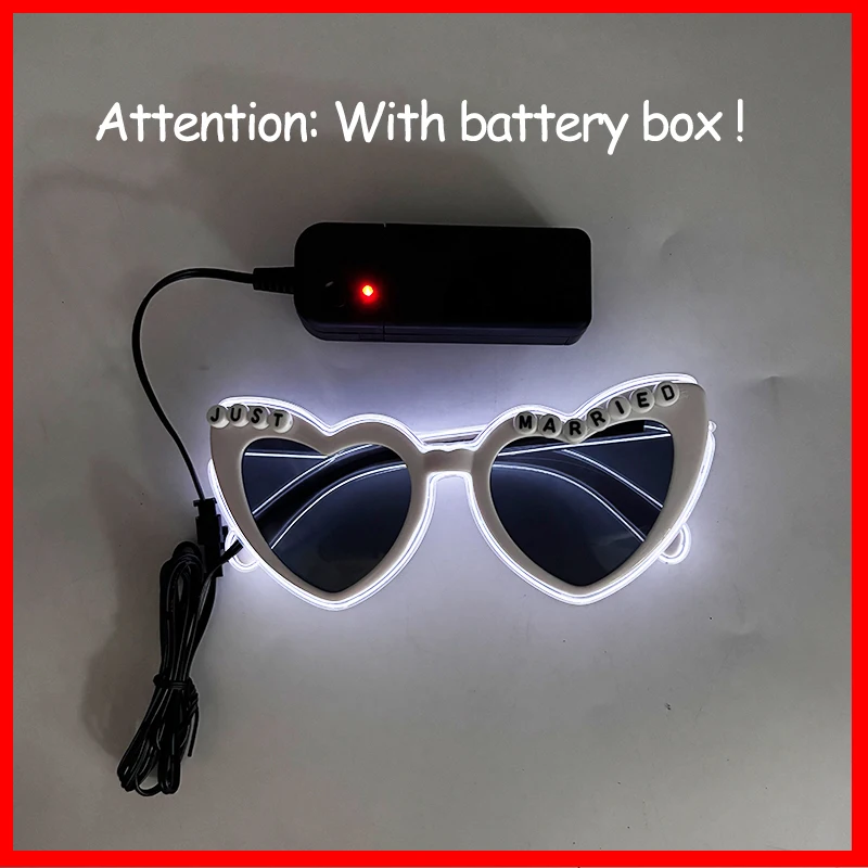 Okulary LED Just Married Ślubna panna młoda jako prezent niespodzianka Okulary dla par Pamiątki Świecące okulary w kształcie serca Okulary przeciwsłoneczne dla żonaty