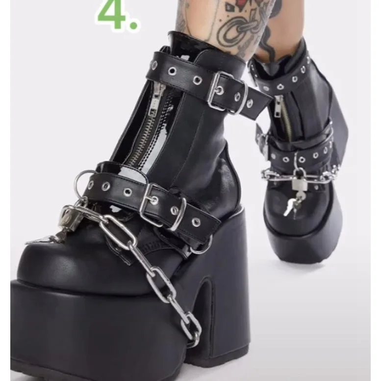 Botas de plataforma con tacón de cuña para mujer, estilo punk, negras, con punta redonda, cinturón, hebilla, diseño de cremallera, talla grande, zapatos personalizados