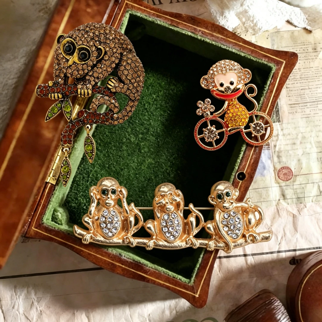 

Baroque Luxury Monkey Animal Design Brooches for Men and Women, Jewelry and Fashion Accessories, Party Gifts