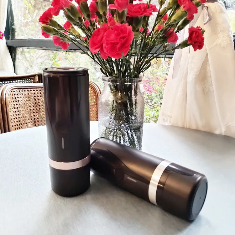 ماكينة صنع القهوة المحمولة للسفر Pcm03 ماكينة القهوة الأوتوماتيكية الصغيرة المحمولة ماكينة كبسولات القهوة الشعبية العامة من الألومنيوم