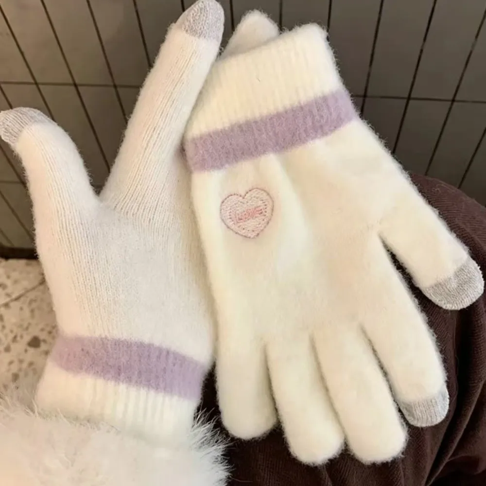 Soft Polyester Touch Screen Gloves Heart Embroidery Candy Color Winter Warm Gloves One Size Fuzzy Cold Proof Gloves For Women