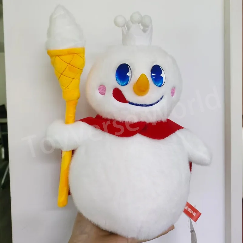 Peluche Originale Mixue Ice Cream & Tea King Snowie con Scettro 30cm, Simpatico Pupazzo Anime Imbottito, Giocattolo Morbido Kawaii, Regalo di Compleanno