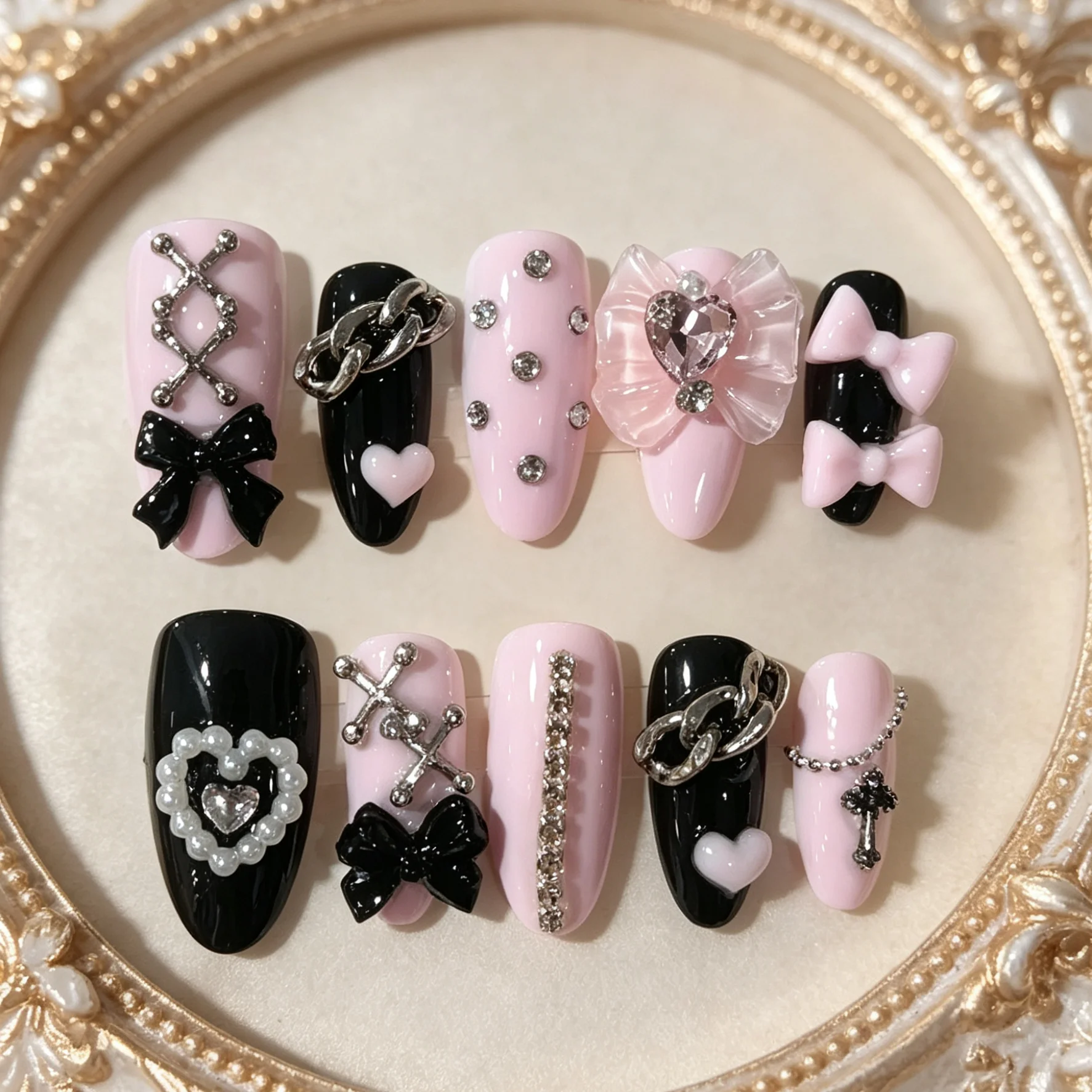 10 Stück handgepresste, mandelförmige Nägel, schöne künstliche Nägel, Lolita Black Pink Bow Heart, geeignet für Frauen – Detail 3