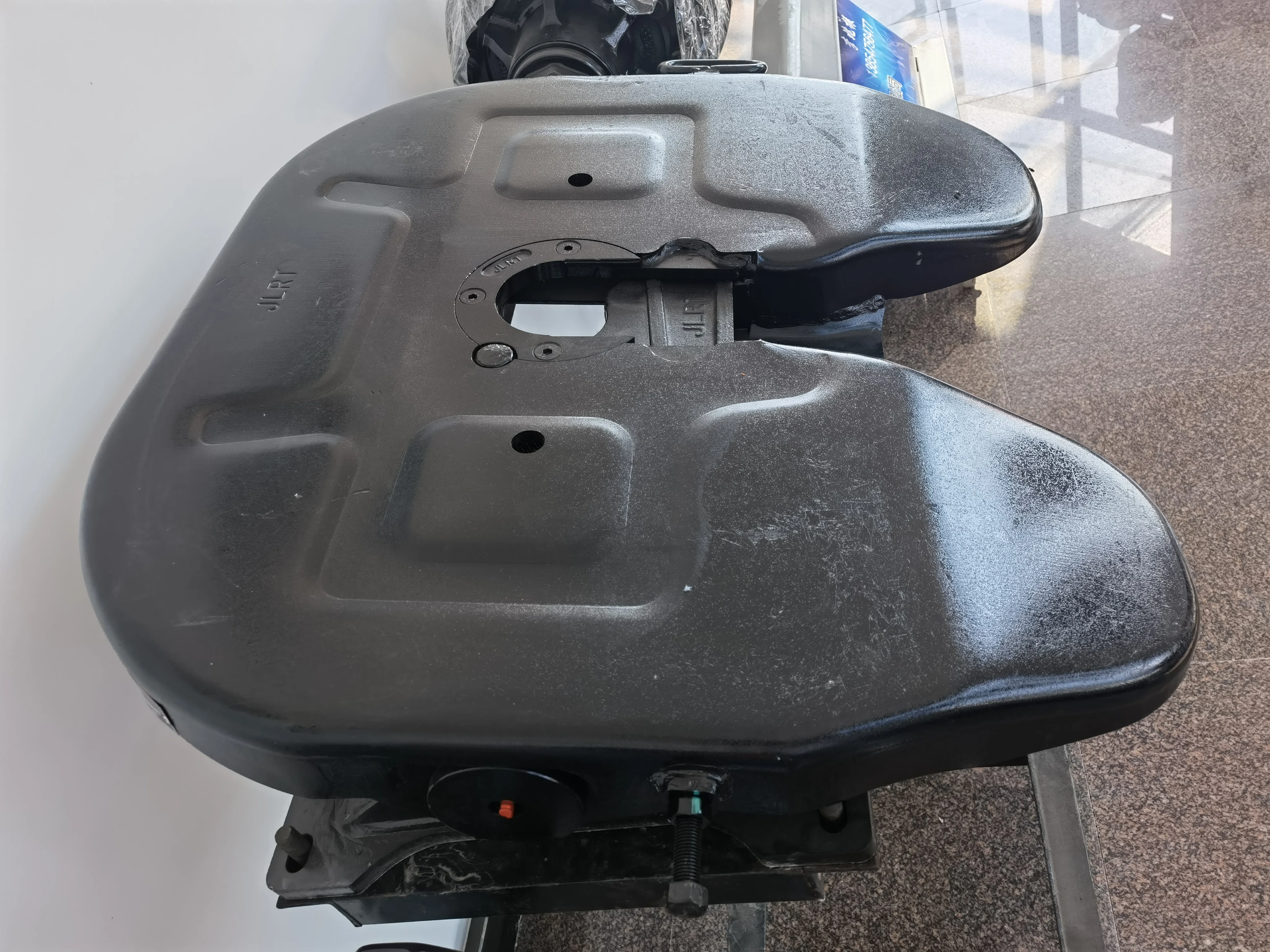 Truck Trailer Part Traction Seat Trailer Fifth wheel 2