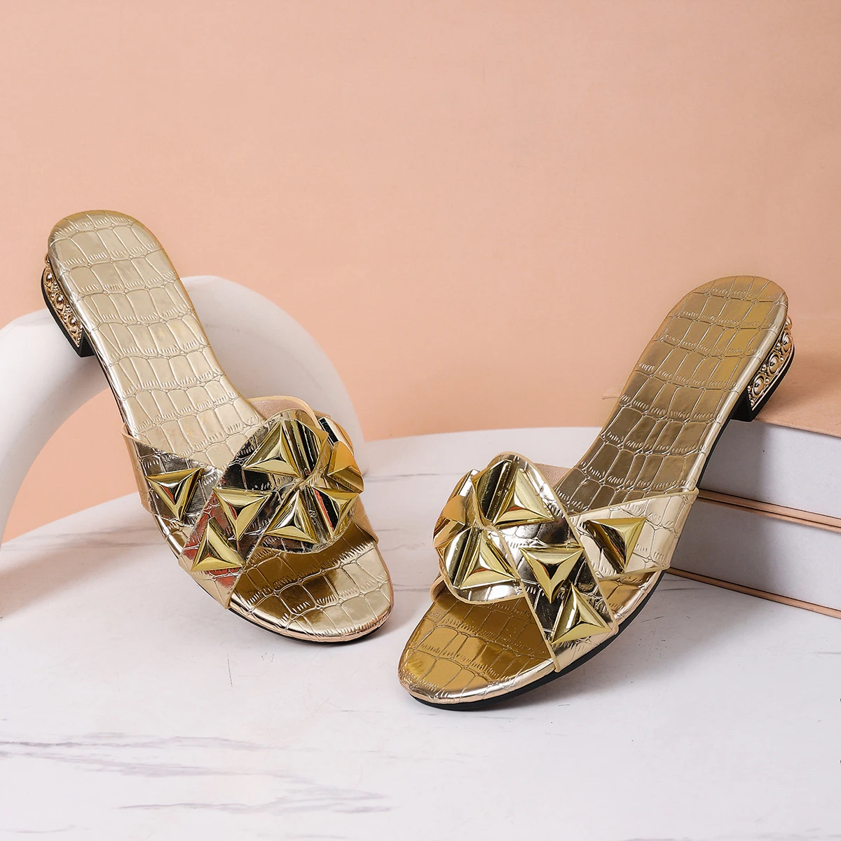 Sommer-Damenschuhe: Designer-Flip-Flops für draußen, neue luxuriöse Sandalen, modische offene Zehen-Slides zum Gehen – Detail 19