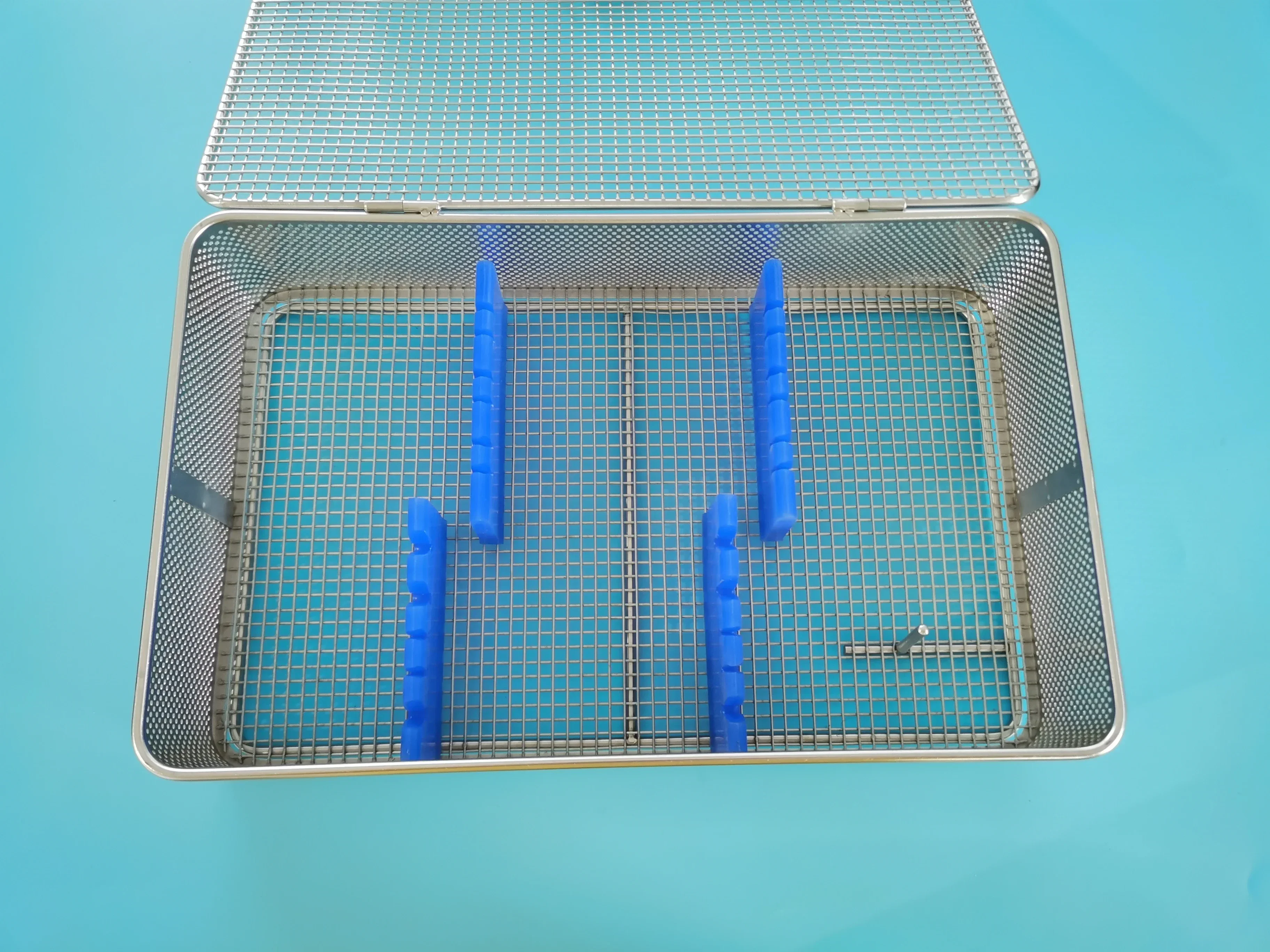 2025/Sterilization box for discectomy transforaminal instruments 6
