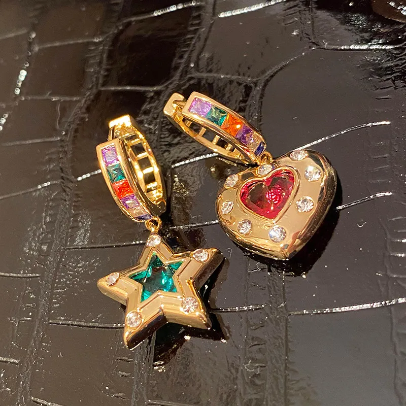 

Light Luxury Zircon Star Earrings
