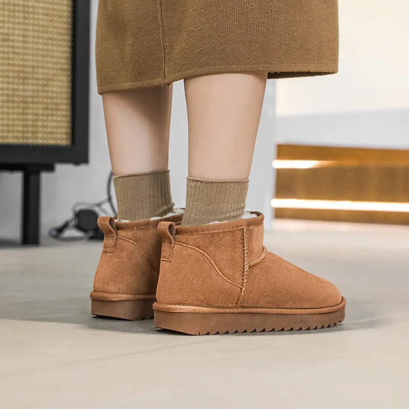 

Women's Winter Snow Boots Fur Lined Short Thickened Anti-slip Leather And Fur Integrated Warm Casual Fashion Boots