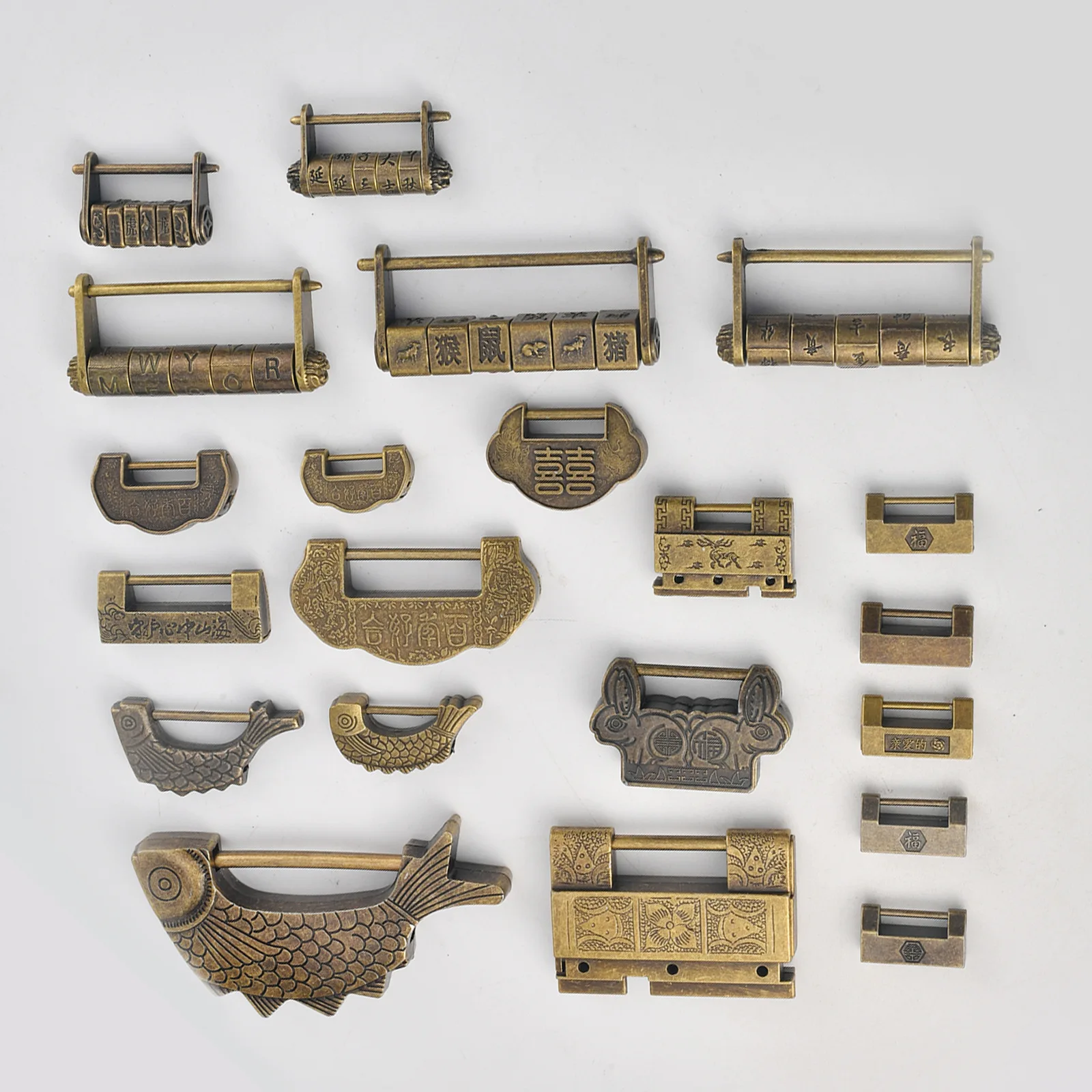 Manufacturer 19 mini antique small lock Chinese style old box padlock retro copper lock old ancient key lock