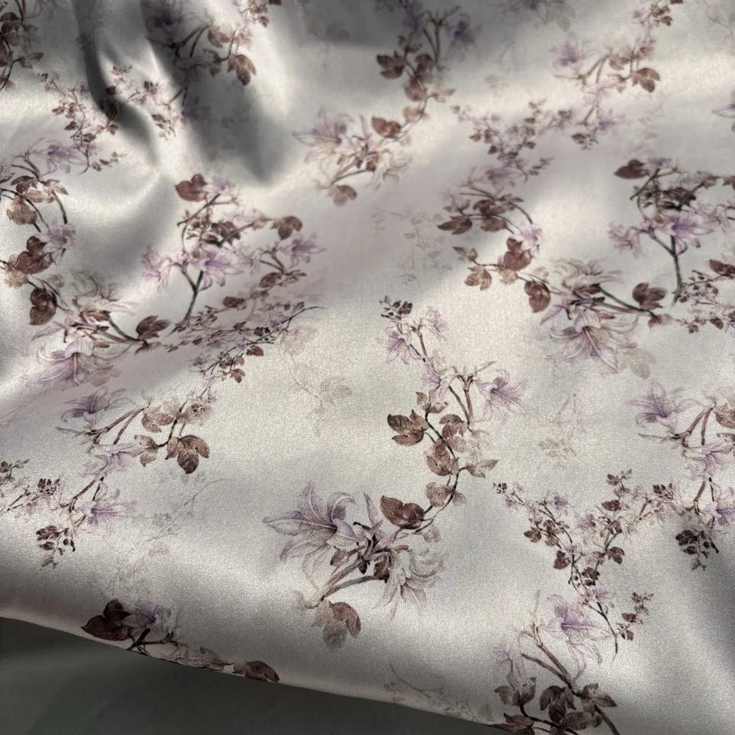 Light Purple Lily Silk Crepe Satin Fabric Silkworm Silk Satin Cloth Cheongsam Dress Spring and Summer