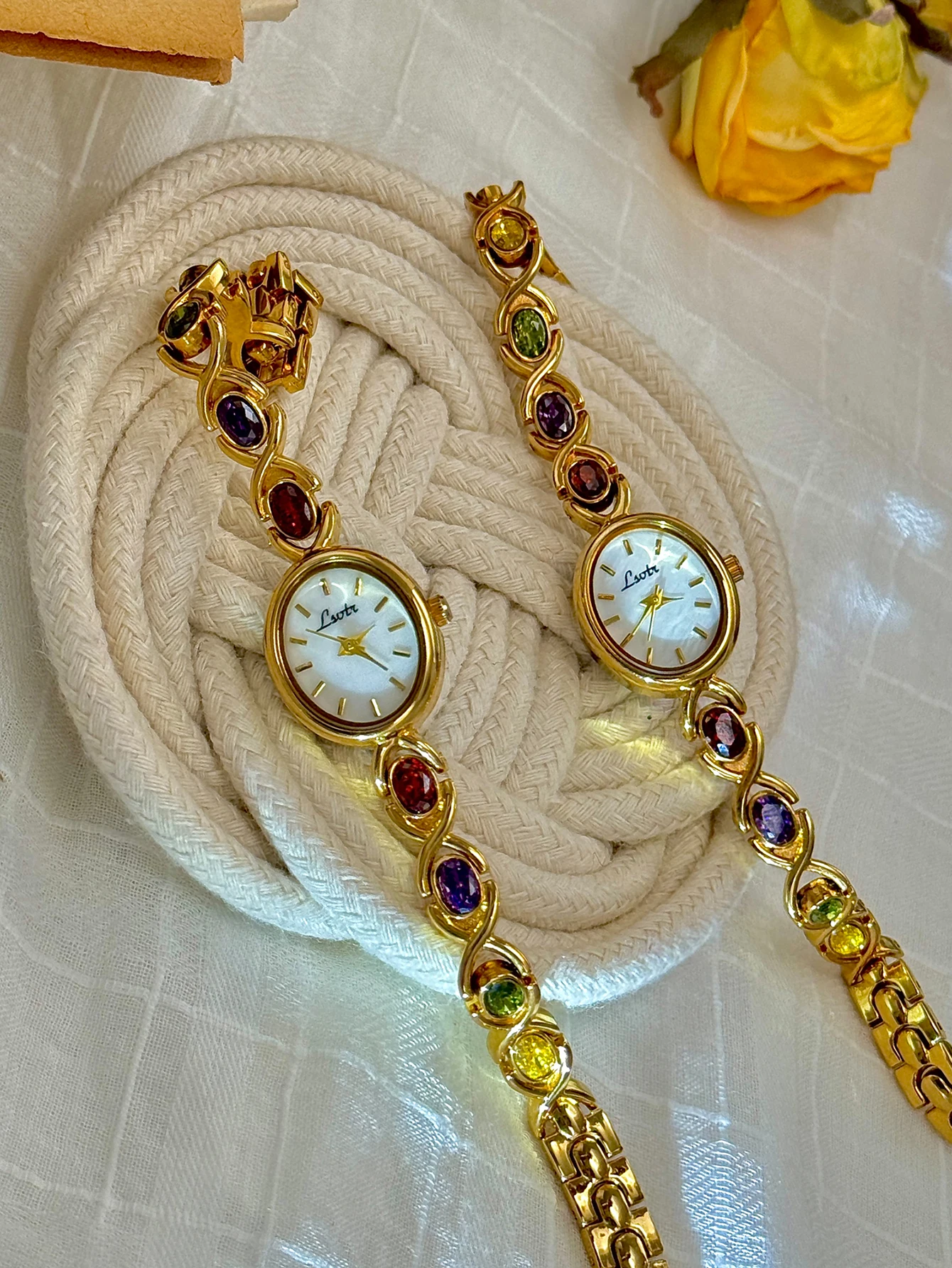 1 قطعة من جديد الراقية الملونة التورمالين جوهرة حجر الراين مطعمة يمكن الوصول إليها الفاخرة الرجعية أنيقة موضة ساعة نسائية البيضاوي أم اللؤلؤ الهاتفي 30 متر مقاوم للماء مناسبة للارتداء اليومي وعطلة الحفلات نزهة وغيرها من المناسبات الزخرفية المعصم #4