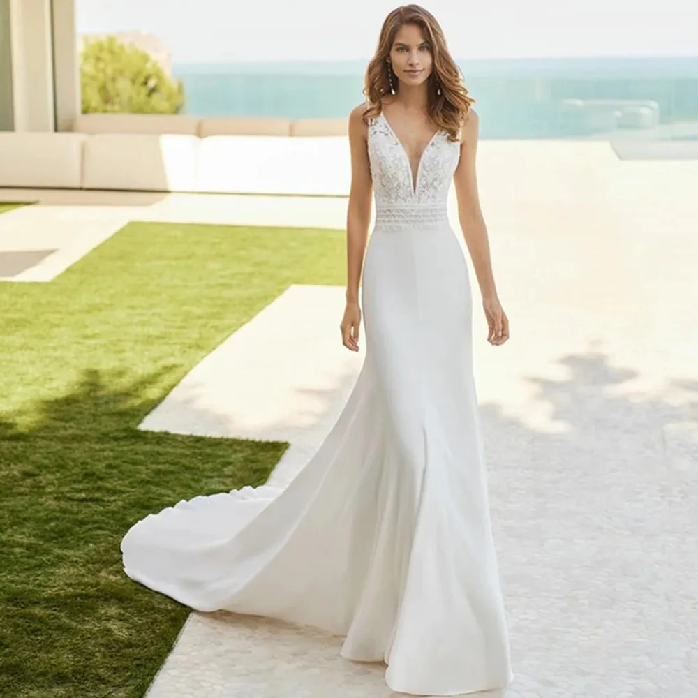 Abito da sposa in pizzo con scollo a v Boho abito da sposa senza maniche senza schienale moda sirena per la sposa con pieghe del treno Vestido De Novia