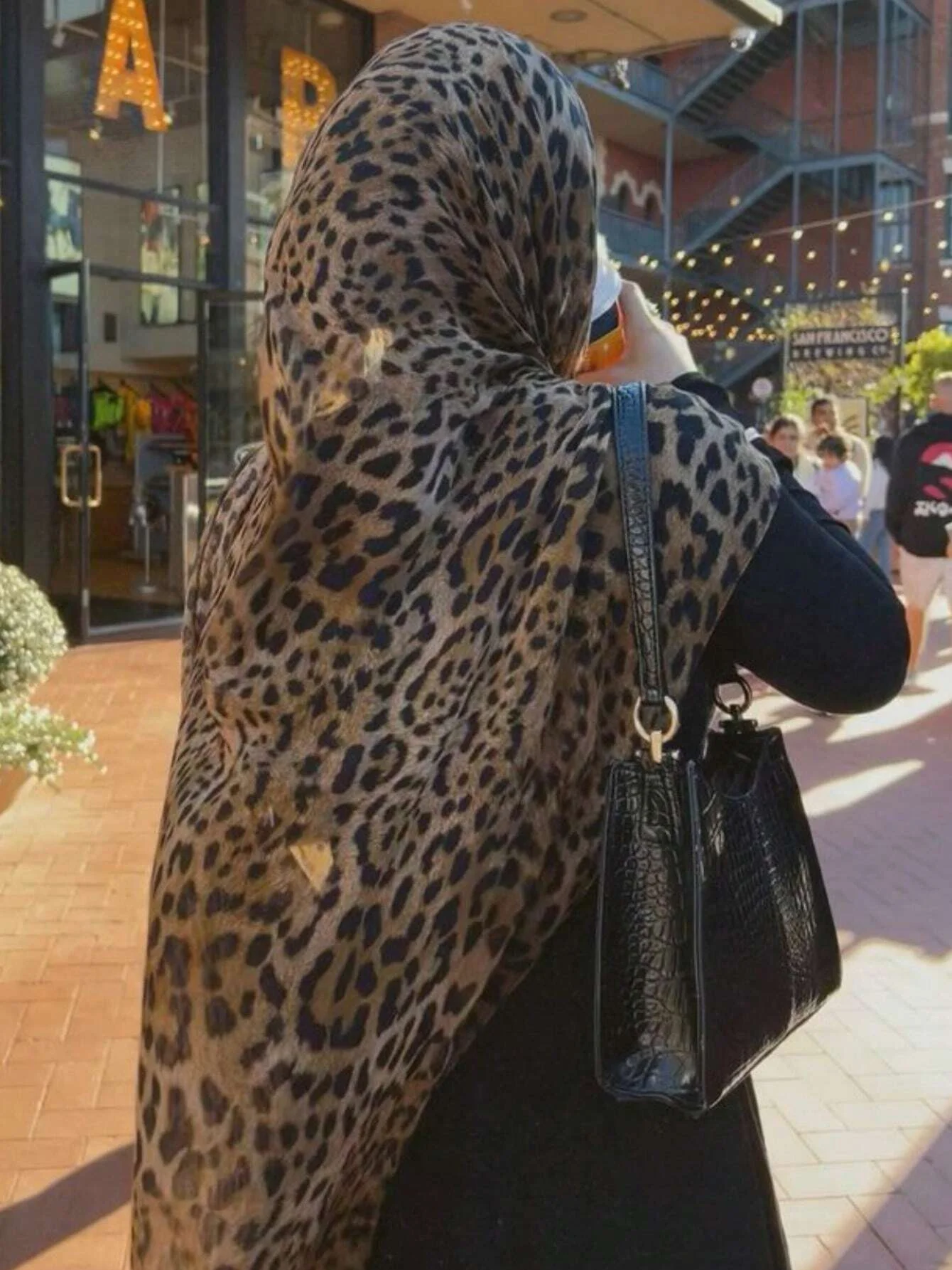 

Hot Selling Voile Leopard Print Scarf Women's Luxury Headscarf Spring and Summer Fashion Versatile Women's Shawl