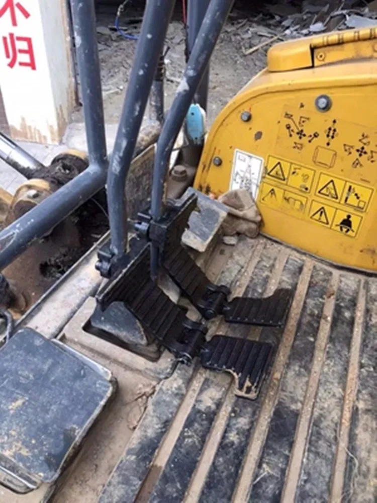 Digging Walking Pedal Kubota U15 Sany XCMG Drilling-free Welding Directly Install Mini Excavator Lovol 18 Xugong 15 Lonking 16