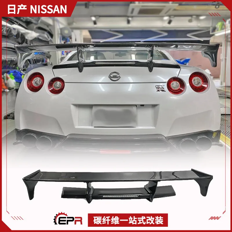 

Подходит для Nissan GTR35 God of War, модифицированные детали из углеродного волокна TS GT, большой хвост, двойной задний спойлер с фиксированным ветровым крылом