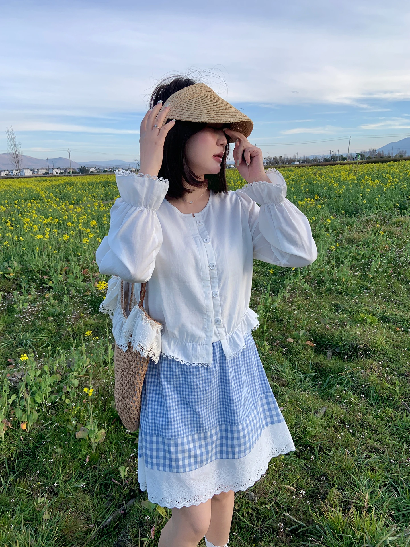 

Корейская женская хлопковая рубашка с длинным рукавом, кружевной отделкой, свободного кроя, с круглым вырезом, на пуговицах, для полных женщин, весенняя, для повседневной носки