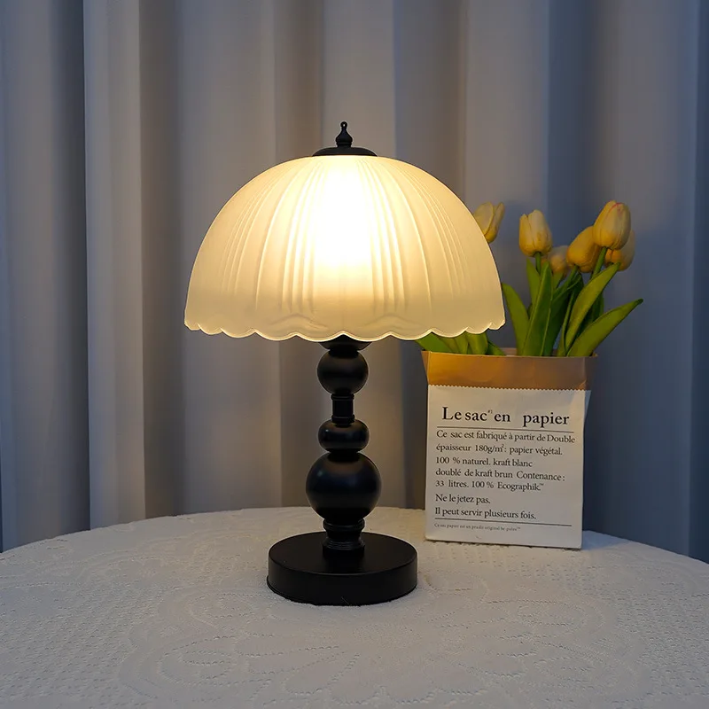 

French Vintage Mid Century Glass Table Lamp American Luxury Minimalist LED Light Bedroom Bedside Guesthouse Study Decor Novelty