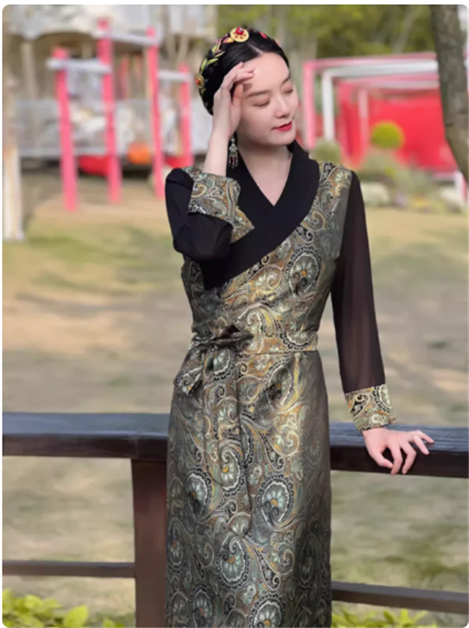 New Tibetan clothing for women