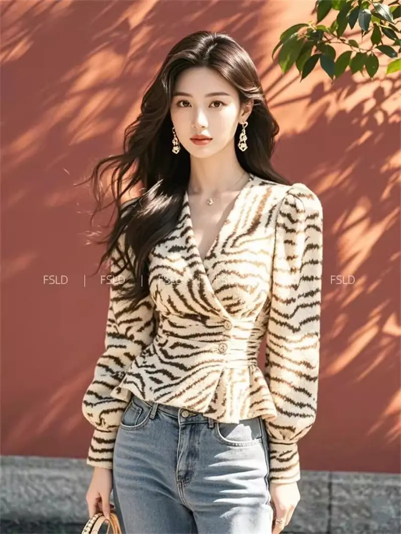 

2025 New Arrival Women's Leopard Print Shirt Slim Fit Short Sleeve Top - Boho Vintage Spring/Autumn Casual Tops G853
