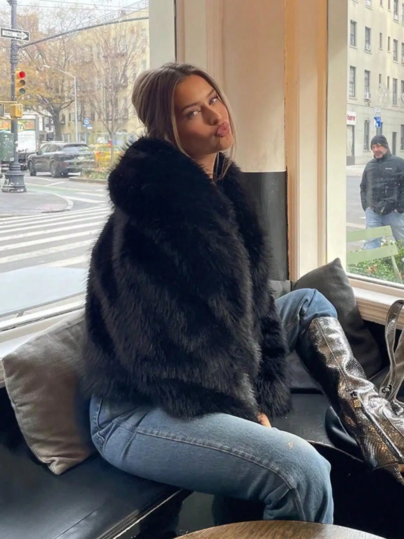 

Короткая куртка из искусственного меха лисы для женщин, теплая зимняя куртка с плюшевым воротником, модный уличный стиль