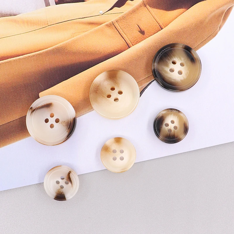 100Pcs/Set Imitation Horn Resin 4 Holes Buttons for Clothing Sweater Suit Coat Vintage Decoration Vintage Button DIY Accessories