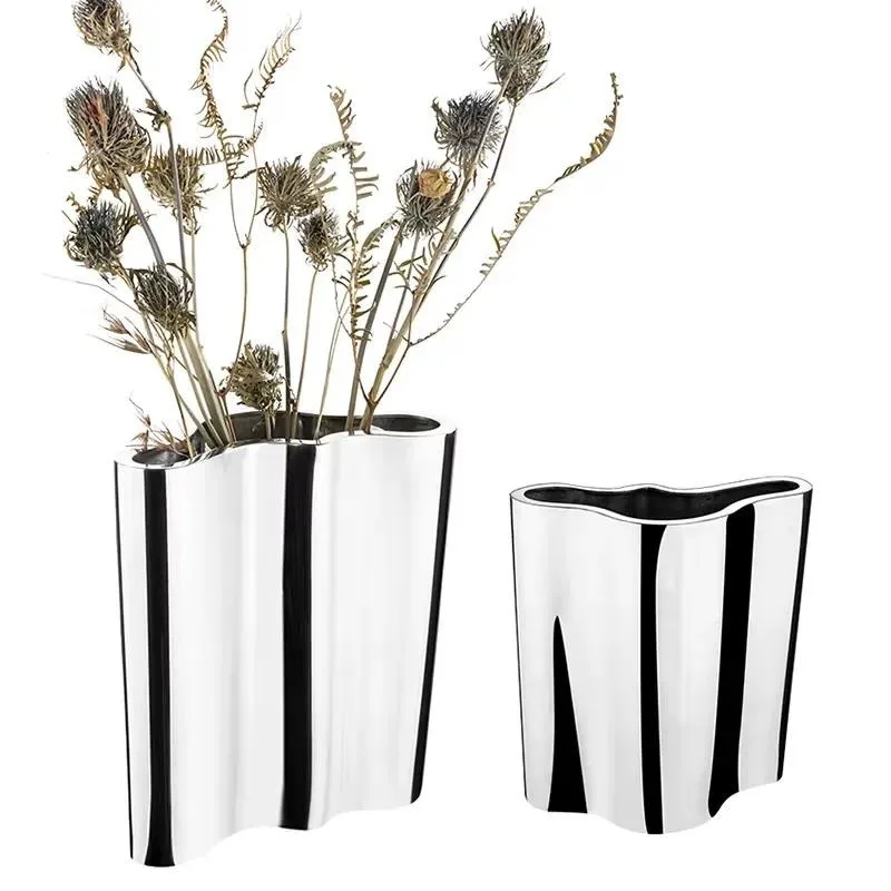 Custom light luxury silver stainless steel vase Modern design Abstract shape Floor-to-ceiling vase for restaurant/tabletop