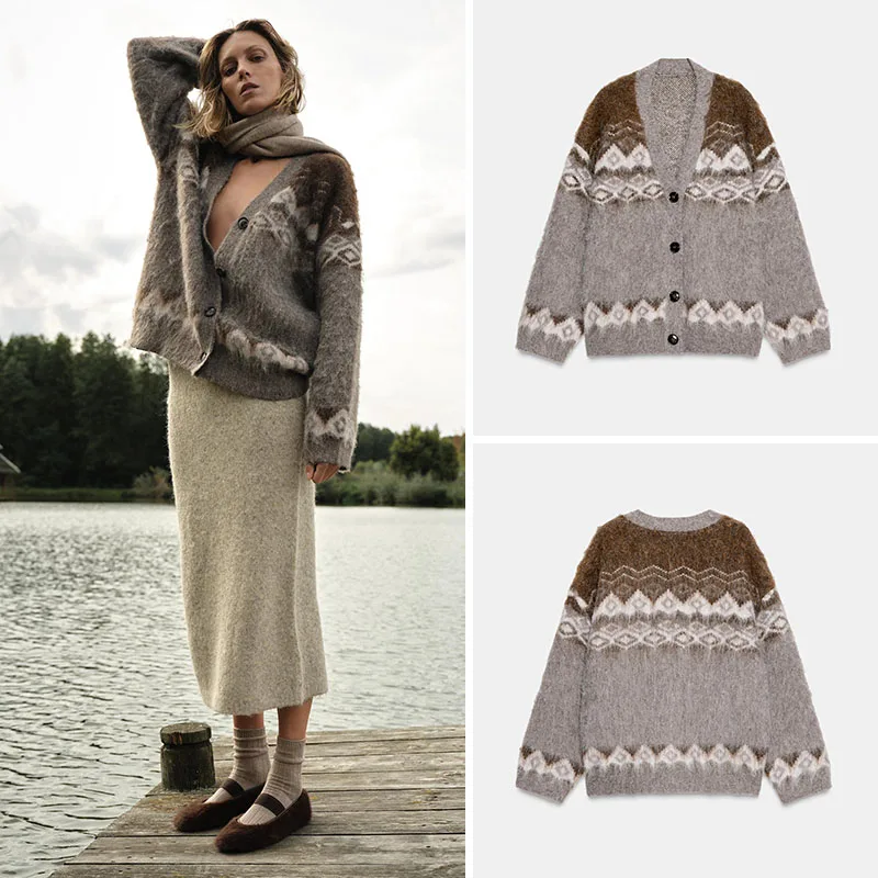 

Autumn New Arrival Women's Casual V-Ne Color Blo Knitted Jaet Stand Fit Long Sve Button Closure Stand Fit Oute...