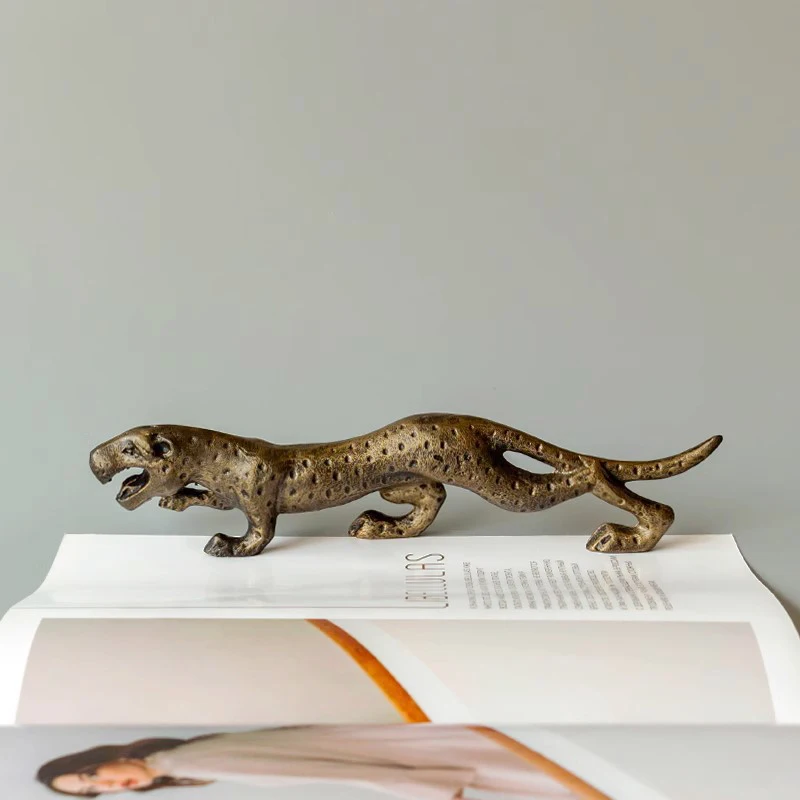 

Antique Gold Cast Iron Leopard Statues Paper Weight For Office Home Tabletop Decoration Handmade Animal Shape Heavy