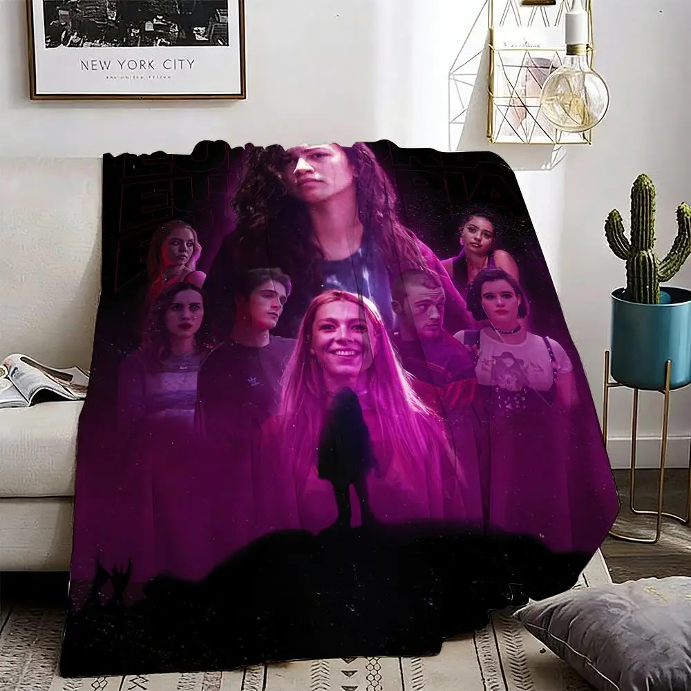 Couverture en flanelle légère de 240 g EupHOria TV Show, douce et agréable pour la peau, idéale pour l'été