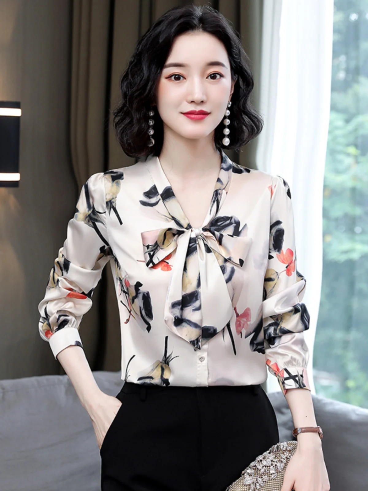 

Anti-Wrinkle Silk Shirt Women's Silken Long Sleeve Base Layer Small Shirt Middle-Aged Mom High-End Spring Autumn Top