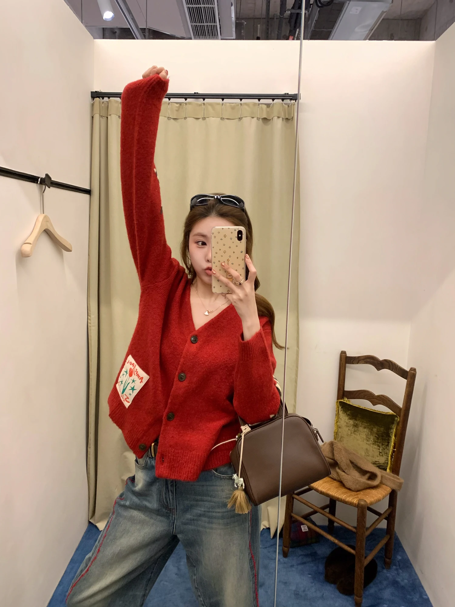 

Официальный красный вязаный свитер Realzz с цветочной вышивкой, винтажный, с длинными рукавами, женское пальто-кардиган на пуговицах спереди