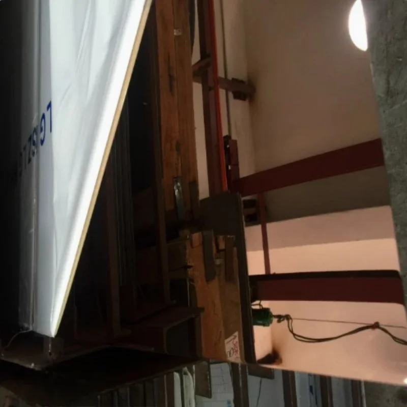 PVD Schwarz Titan Spiegel 304 Edelstahlblech, 0,5-1mm Dick, 200x300mm Größe, Dekorative Wandverkleidung für Aufzuginnenräume – Detail 4