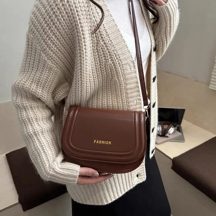 

Elegant Ladies' Crossbody Vintage Square Bag for Commuting And Work Versatile Shoulder Bag Chain Strap No-Pocket Medium Size
