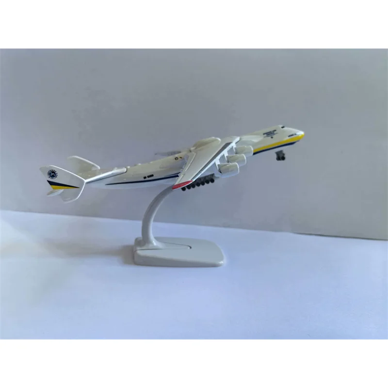2026 New 1/400 Scale 20CM Diecast Metal Alloy Ukraine Antonov An-225 "Mriya" Airplane Model Replica Model Toy Collection Display view 5