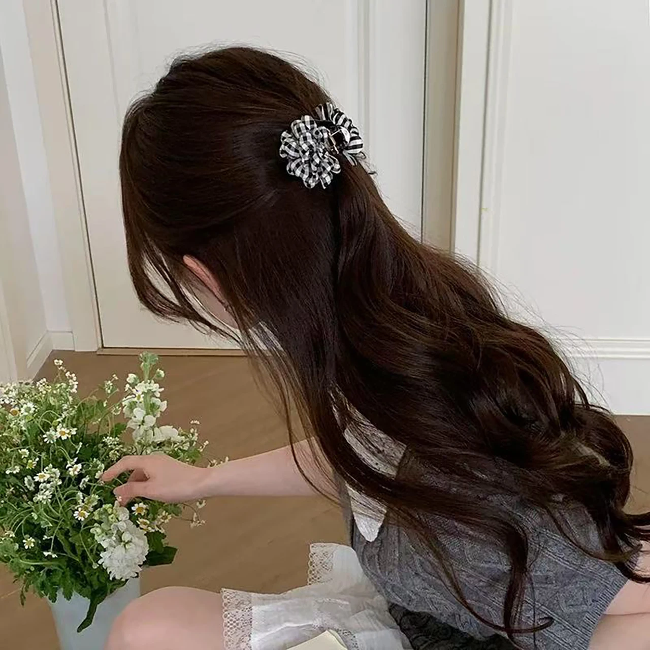 Checkered Flower Shark Clips For Women Hair Clip Sweet Girl Floral Barrettes Headflower Headwear Hairpins Hair Accessories 1pc image 2
