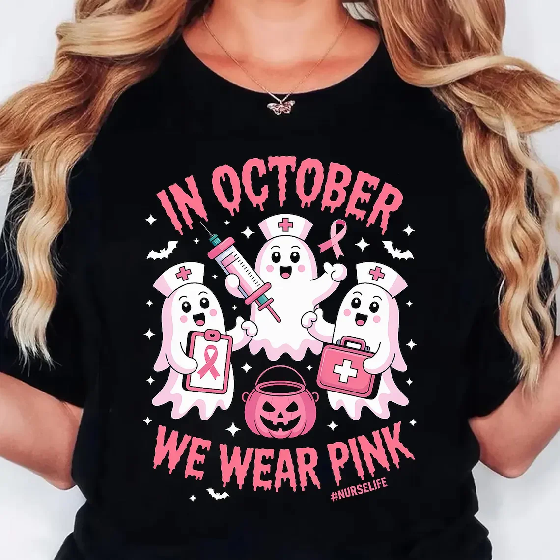 في أكتوبر، نرتدي تي شيرتًا برسومات الهالوين الوردية الشبحية، تي شيرت هاراجوكو بأكمام قصيرة للجنسين، نمط قميص كبير