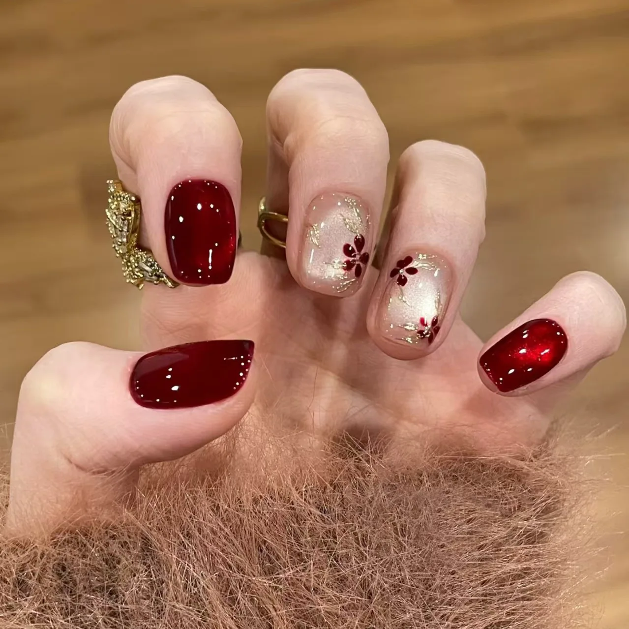 24 pièces fleur vin rouge presse sur ongles conseils Ballet ongles Art oeil de chat court carré faux ongles ensembles avec Design doré faux ongles