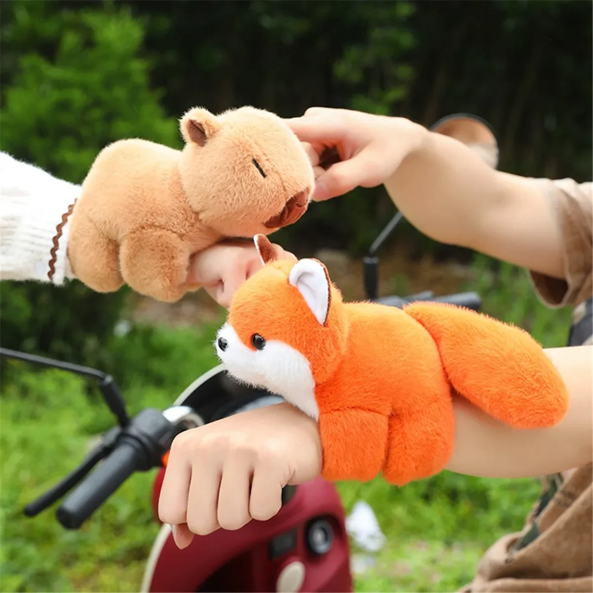 Creative Plush Capybara Clap Ring Simulation Capybara Fox Panda Kawaii Anime Fluffy Toy Stuffed Animals Doll Plush Capybara Gift