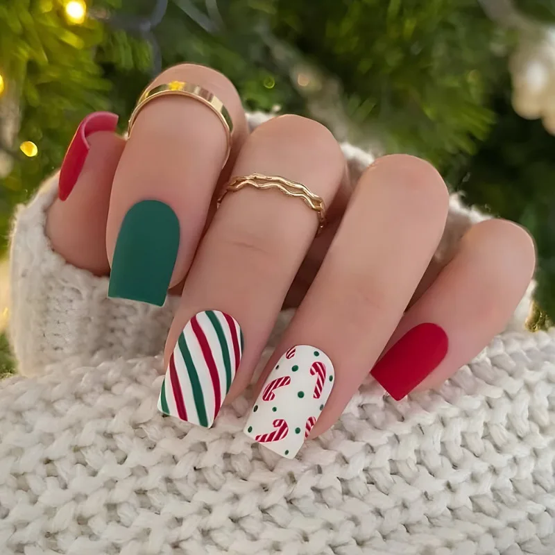 24pcs Christmas Frosted Colorful Stripes Red Green Press on Nails To Stick on False Nail Fake Nails with Design Short Medium