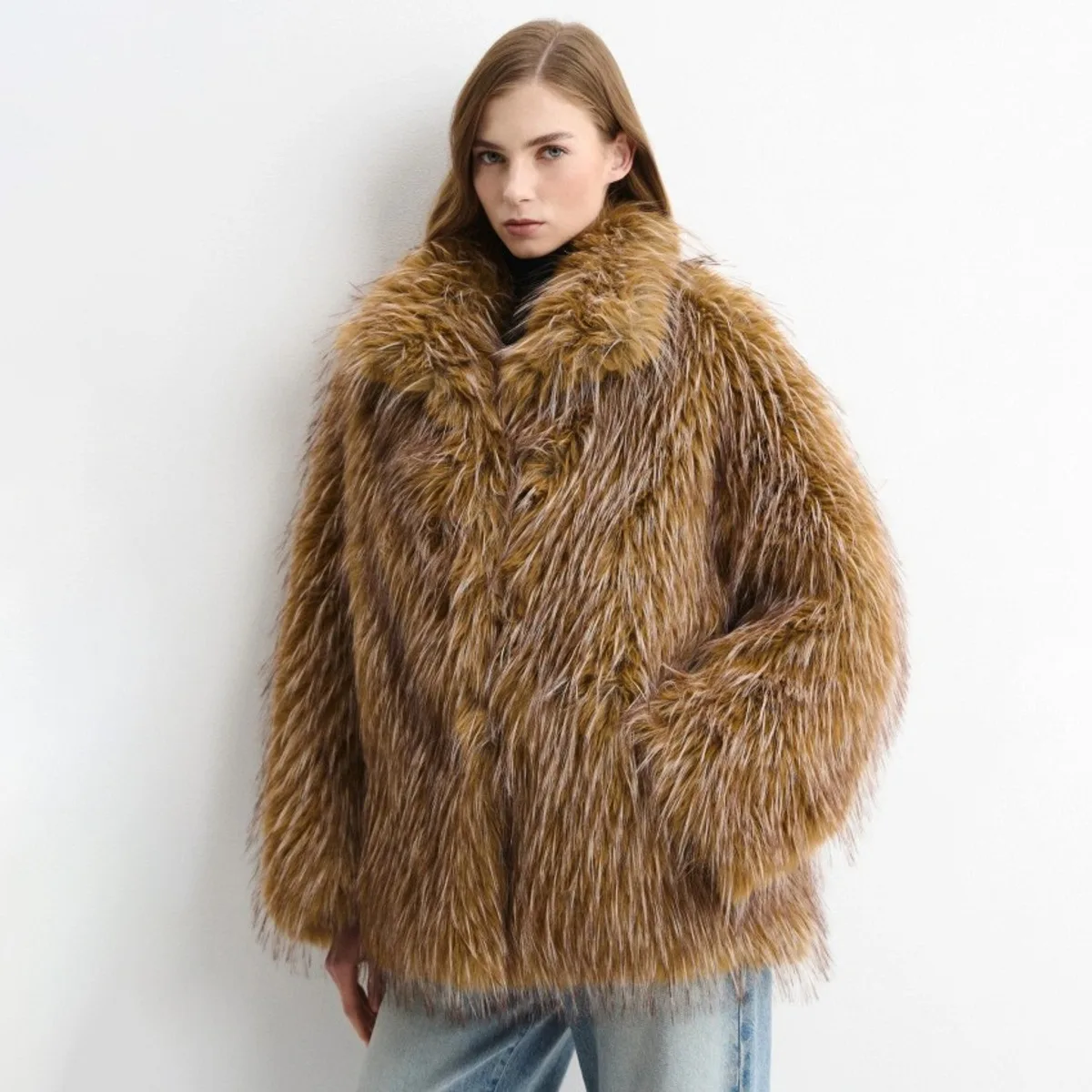 سترة BJT الفاخرة من الفرو الصناعي للنساء لشتاء 2025 دافئة للغاية وأنيقة وبسيطة غير رسمية مميزة بلون سادة وأنيقة متعددة الاستخدامات #2