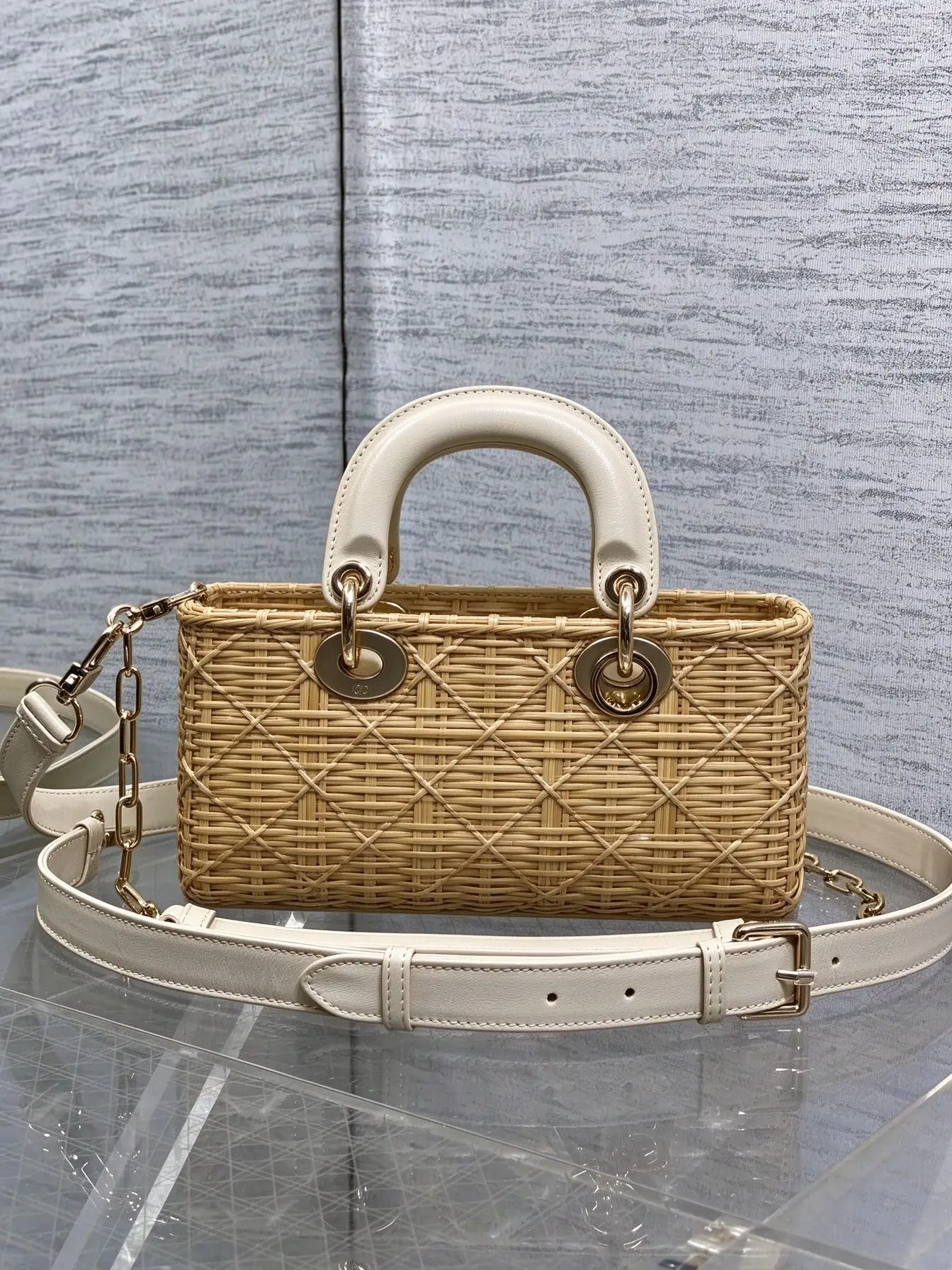 Women Rattan Woven Mini Handbag White PU Top Handle Crossbody Bag Adjustable Strap Summer Beach Wicker Rectangular Purse
