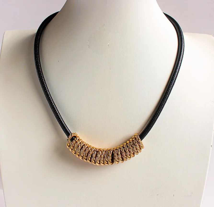 Foreign trade jewelry Europe and the United States wind twist circle necklace fold texture round earrings exaggerated ring