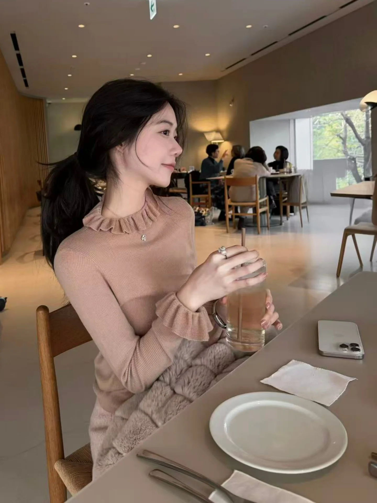 

Zearzz Lace Trim Woolen Knitted Base irt Long Sve Inner Wear Top Wooden Flower Print Slim Fit Winter Faion Women'...