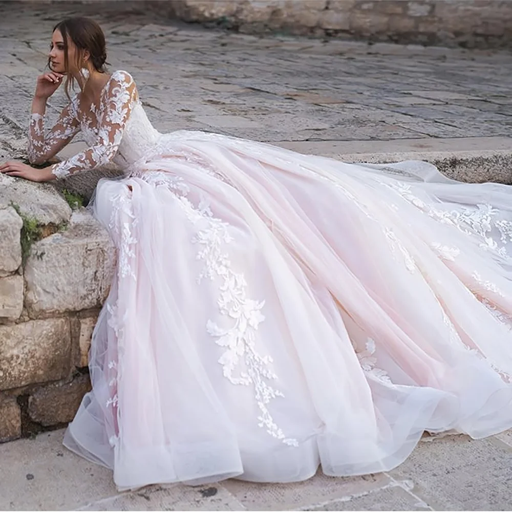 Vestido de novia manga larga cuello V ilusión encaje apliques, espalda transparente, vestido bola tul cola capilla, elegante para bodas y fiestas, tejido ligero voluminoso acabado delicado para novias románticas 2026