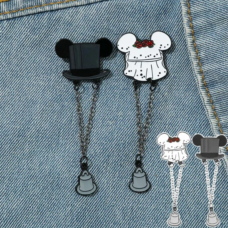

Disney Mickey Mouse Lapel Pins Personalized Creative Brooches Bell Pendants Metal Badges Accessory Pins Clothing Decorations new
