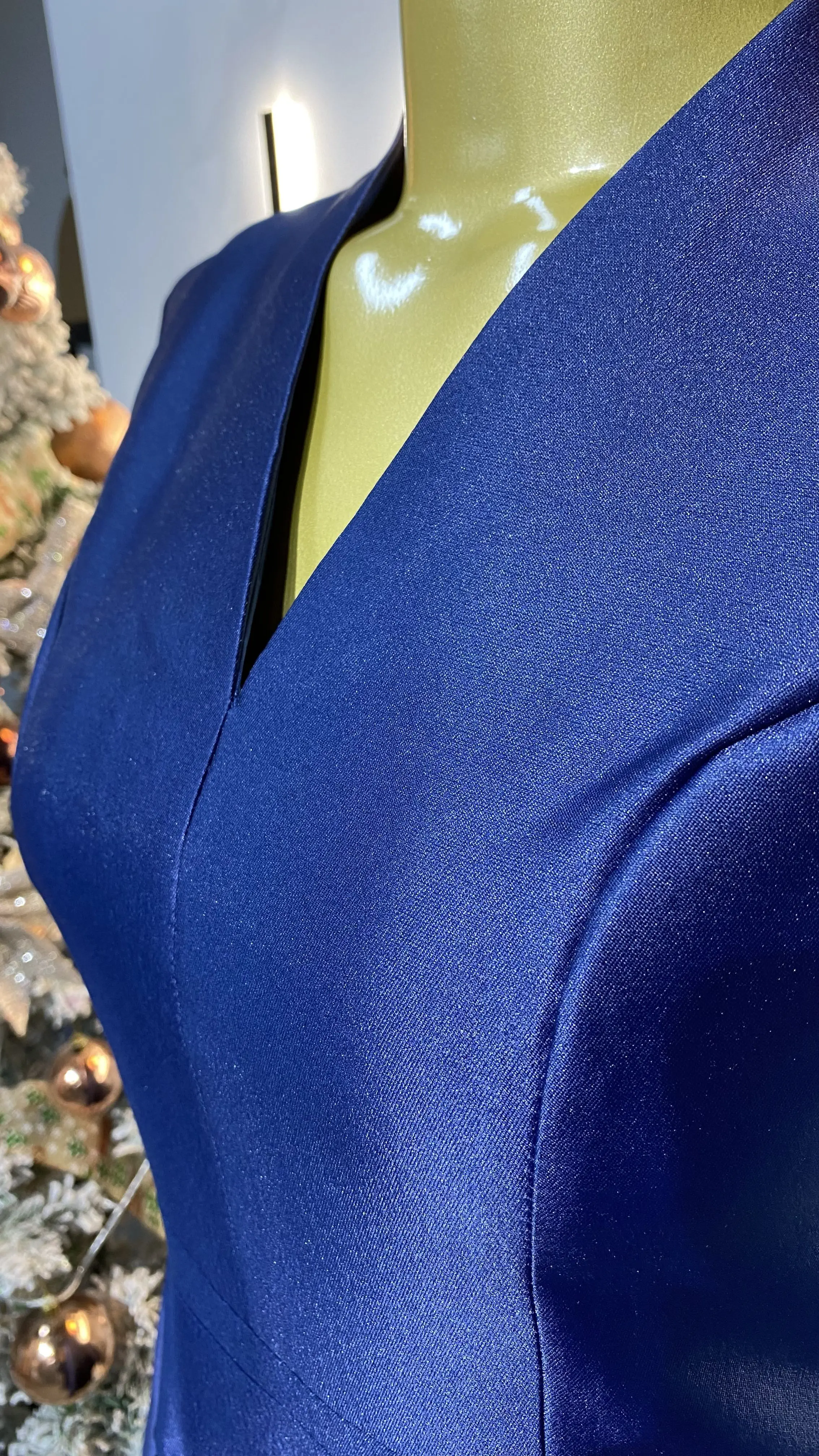 Vestido elegante de ajuste fino com decote em V sólido com manga esvoaçante e design personalizado, vestido de banquete elegante-GZXX404